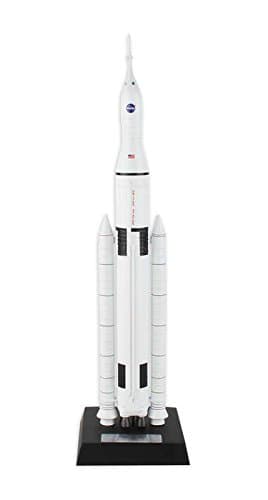 Executive Series Models Space Launch System Model Kit (1/200 Scale)