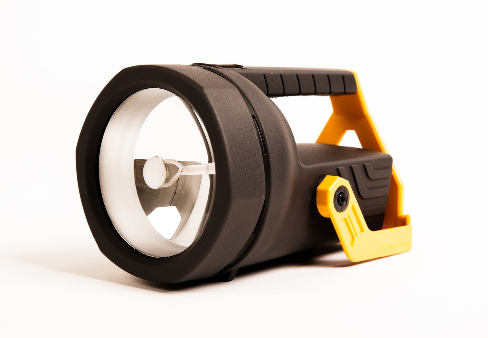 OXGN Spotlight Max: Handheld LED searchlight - high Performance Tactical Flashlight - 220 Yards Beam - Ultra-Long runtime - splashproof - Integrated Stand - Highly Compact