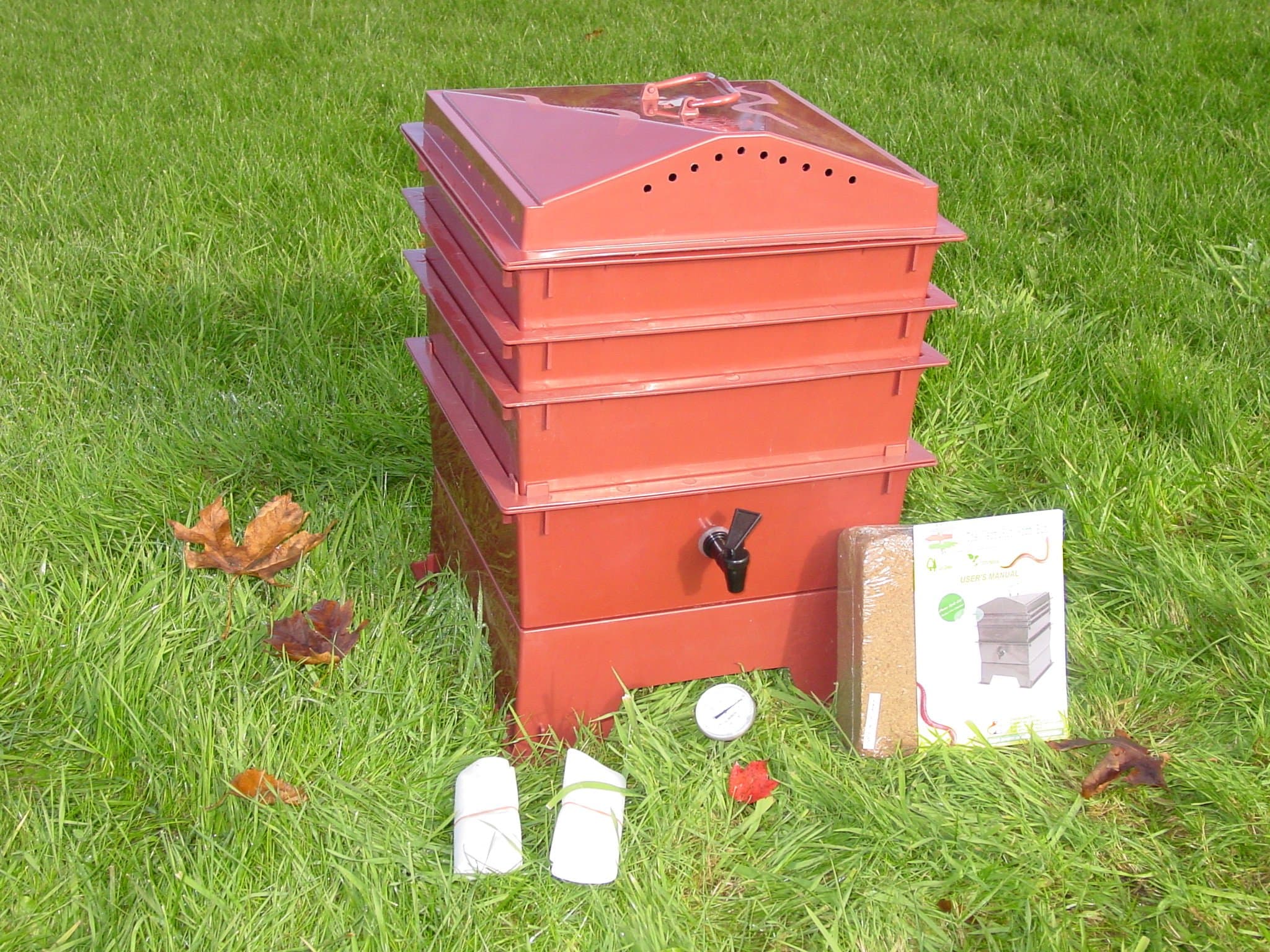 3-Tray Worm Compost Bin with Free Thermometer and Coconut Mat-Terracotta